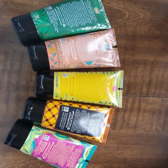 Perfectly Posh face masks bundle - Picture 2 of 2